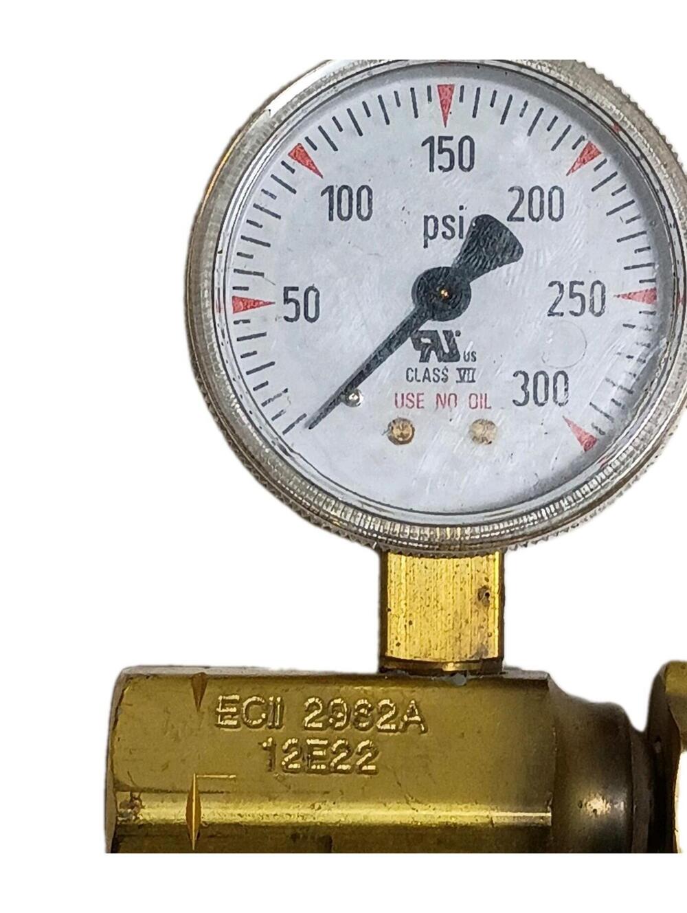 WIKA ECll 2982A 12E22 Oxygen Compressed Gas Cylinder Regulator Untested - Picture 2 of 9